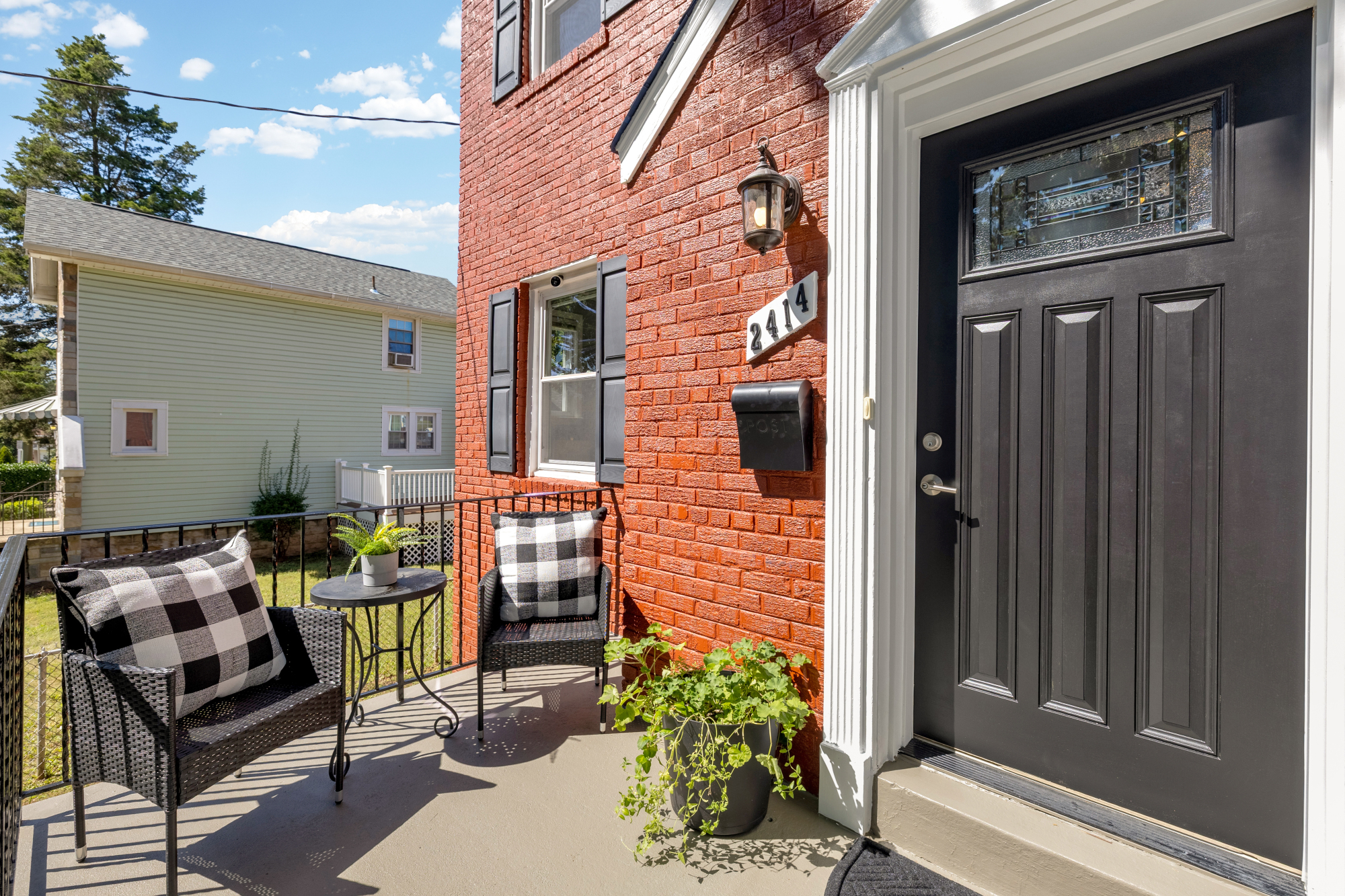 2414 Perry Street NE_Porch